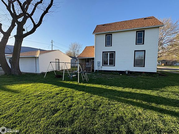 2nd image of 209 2nd St SW