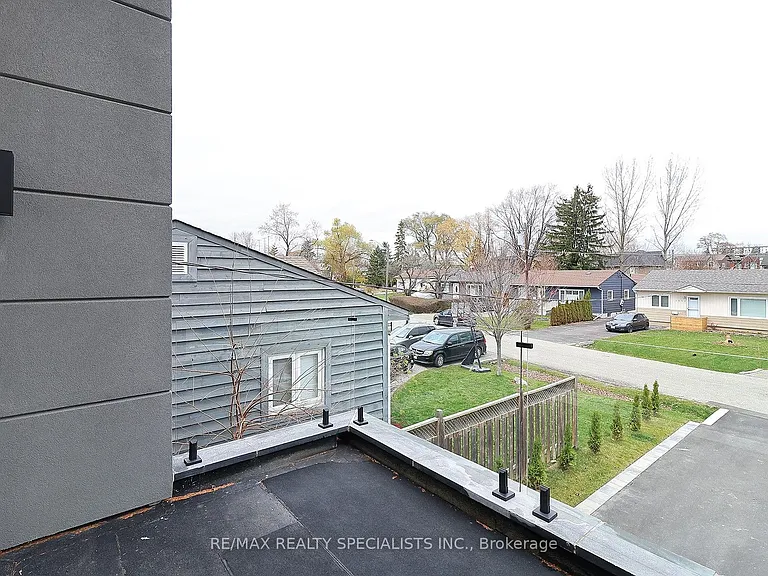 1048 Roosevelt Rd #MAIN — Photo 6