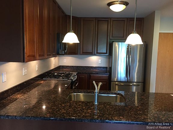 5th image of 111 N Ashley St Suite 712