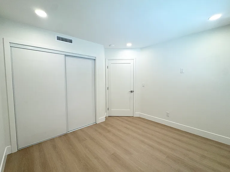 2737 Forest Park Ln — Photo 25