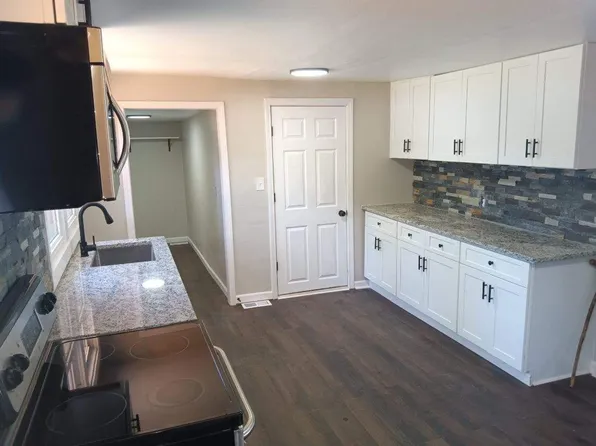 302 Phillips Cir, Royston, GA 30662