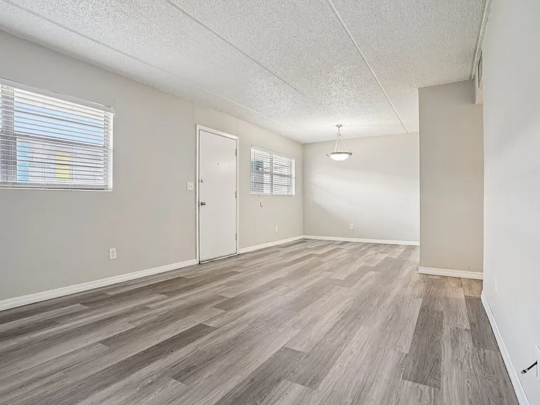 The Element at 464 — Photo 18
