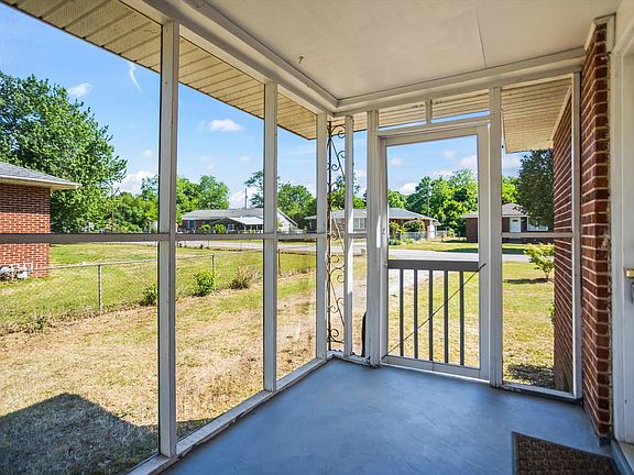 4th image of 919 Mockingbird Ln