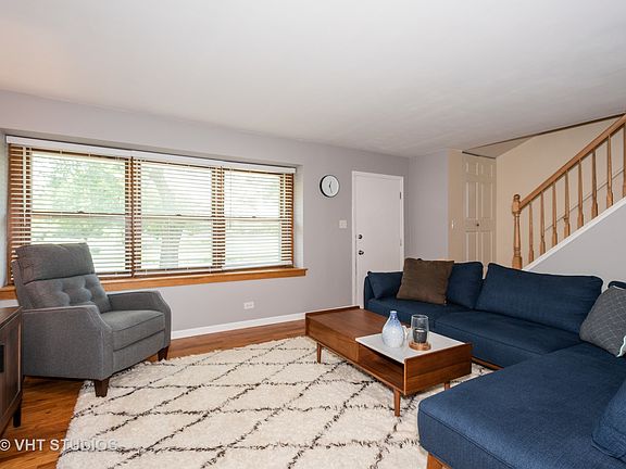 3rd image of 2301 Knollwood Cir #2301