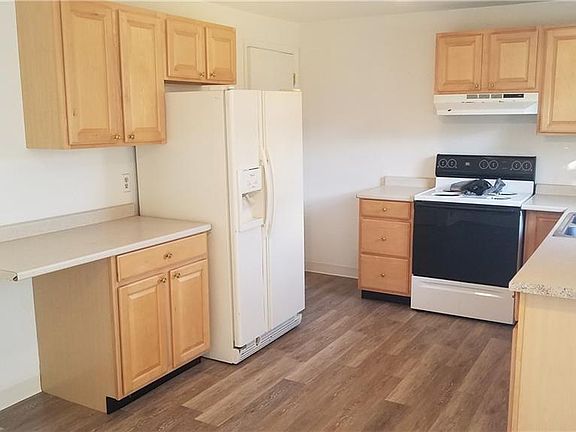 4th image of 87 Moxon Dr