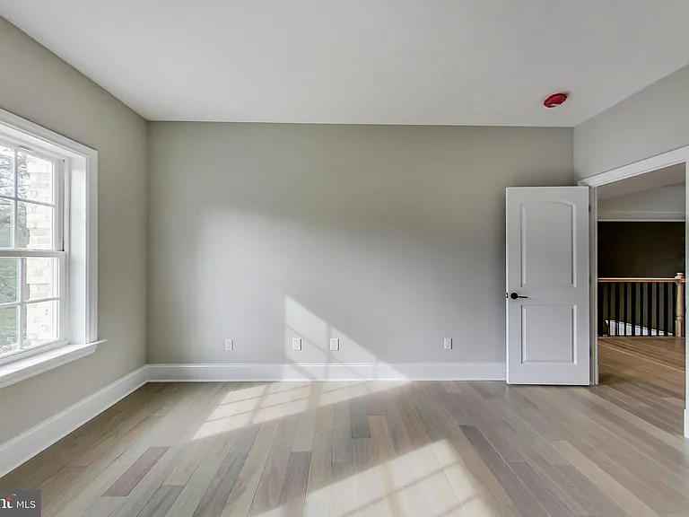 3104 Sleepy Hollow Rd — Photo 32