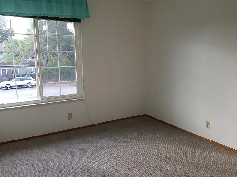 6385 Vicanna Dr — Photo 14