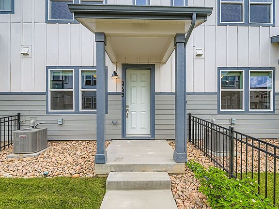 3rd image of 2743 Bear Springs Cir