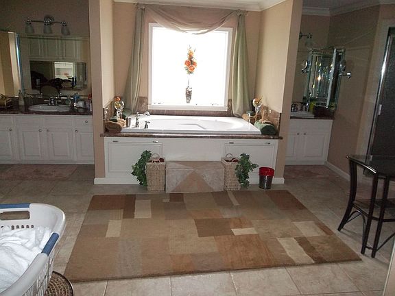 5th image of 2728 Brentwood Dr