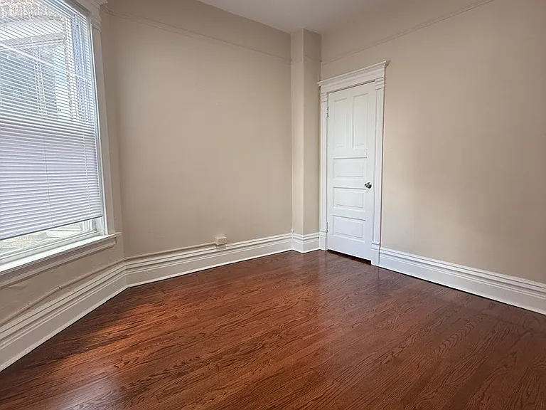 2451 W Jackson Blvd — Photo 5