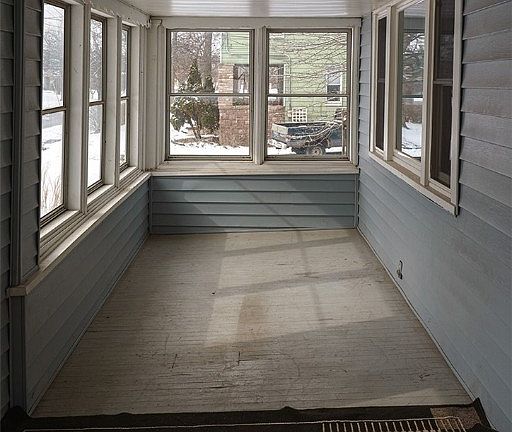 3rd image of 765 E Buchtel Ave