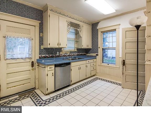 5th image of 8072 Victoria Dr