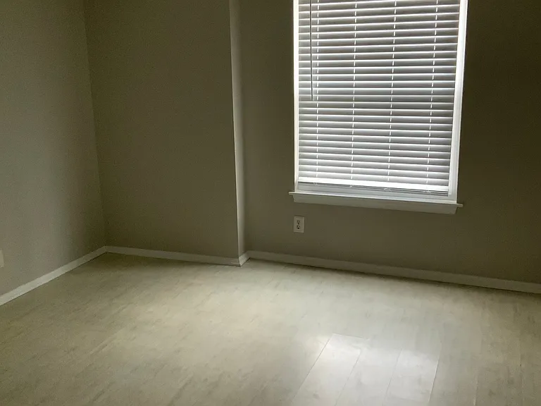 7640 Provincial Dr #101 — Photo 29