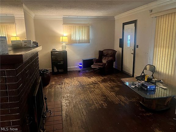 4th image of 987 E 129th St