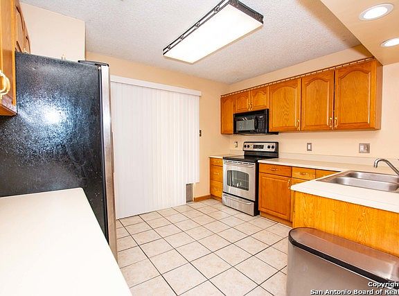 2nd image of 200 Beverly Dr