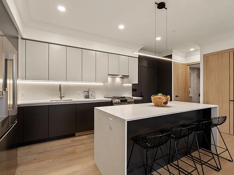 386 Washington St #202 — Photo 9