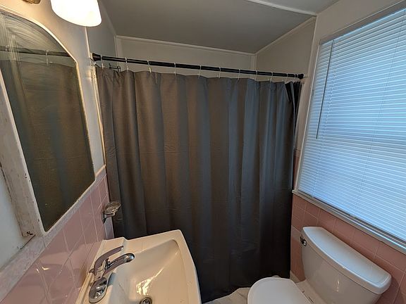 5th image of 501 S Gladstone St