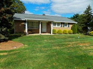 2748 Westwind Ln, York, PA 17404