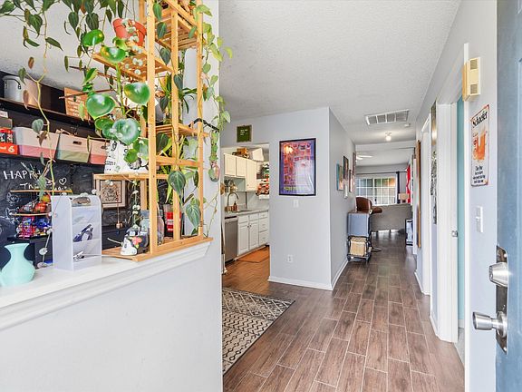 3rd image of 1317 Pinnacle Ln