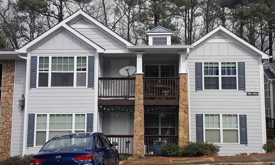 1st image of 904 Madison Ln SE #904