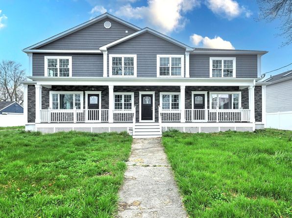 58 Noble St #2