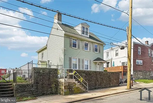 1642 Haines St — Photo 10