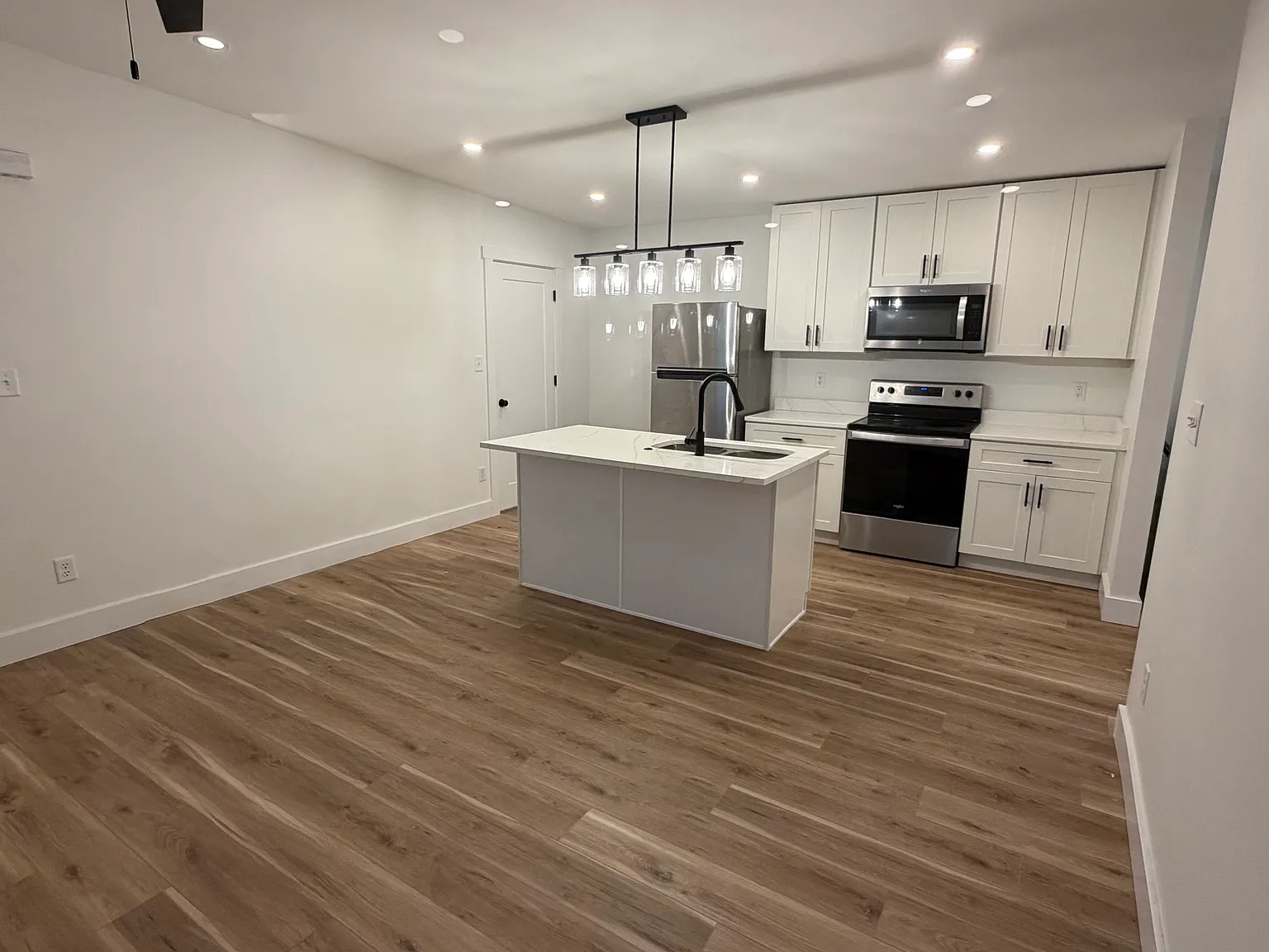 1 bed, 600 sqft, $1,400 — Photo 3