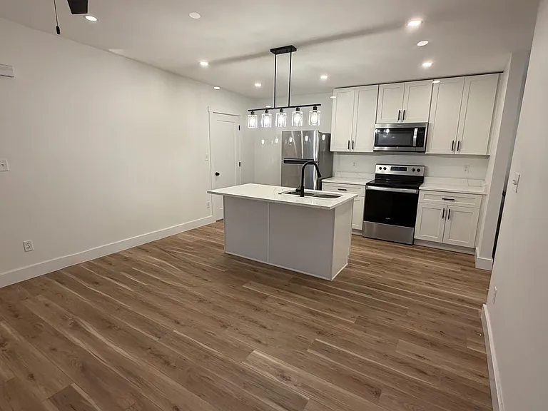 1519 Woodlawn Ave #B — Photo 3
