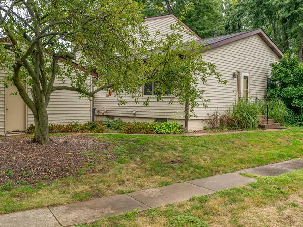 3429 Johnathan Ave, Bettendorf, IA 52722