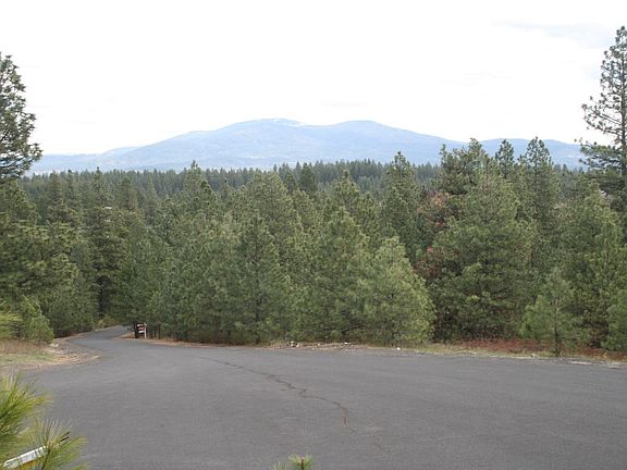 3rd image of Eagles Nest Ln