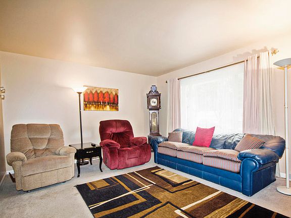 3rd image of 850 Springwood Dr SE