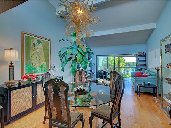 3rd image of 1518 Pelican Point Dr #258-6