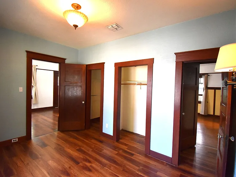 586 Grove St — Photo 19