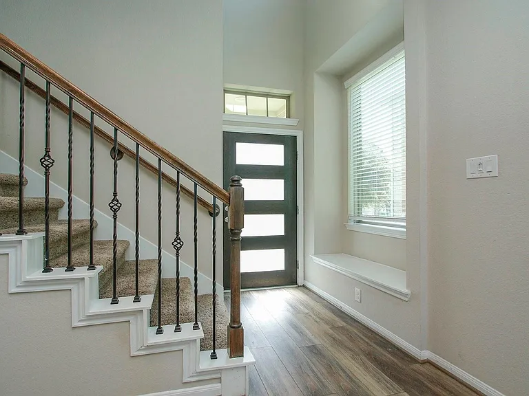 239 Biltmore Loop — Photo 8