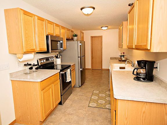 3rd image of 1336 Chamber Oaks Dr NE