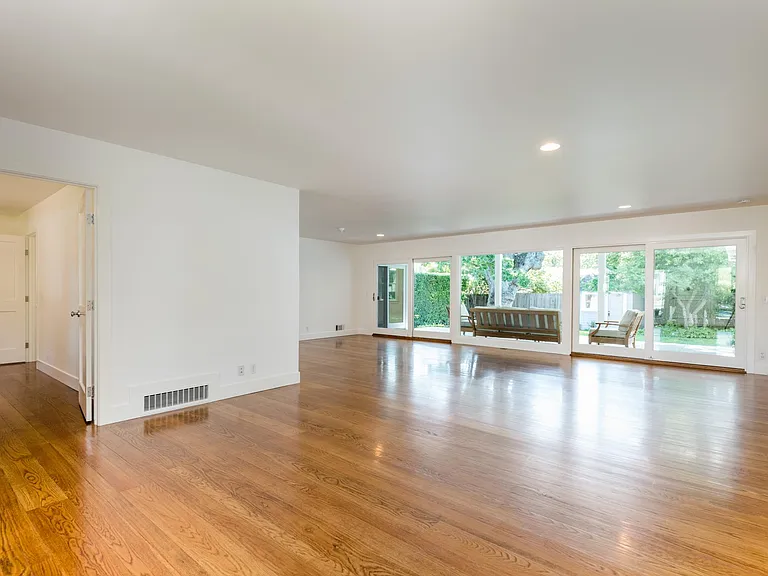 925 Durlston Rd — Photo 3