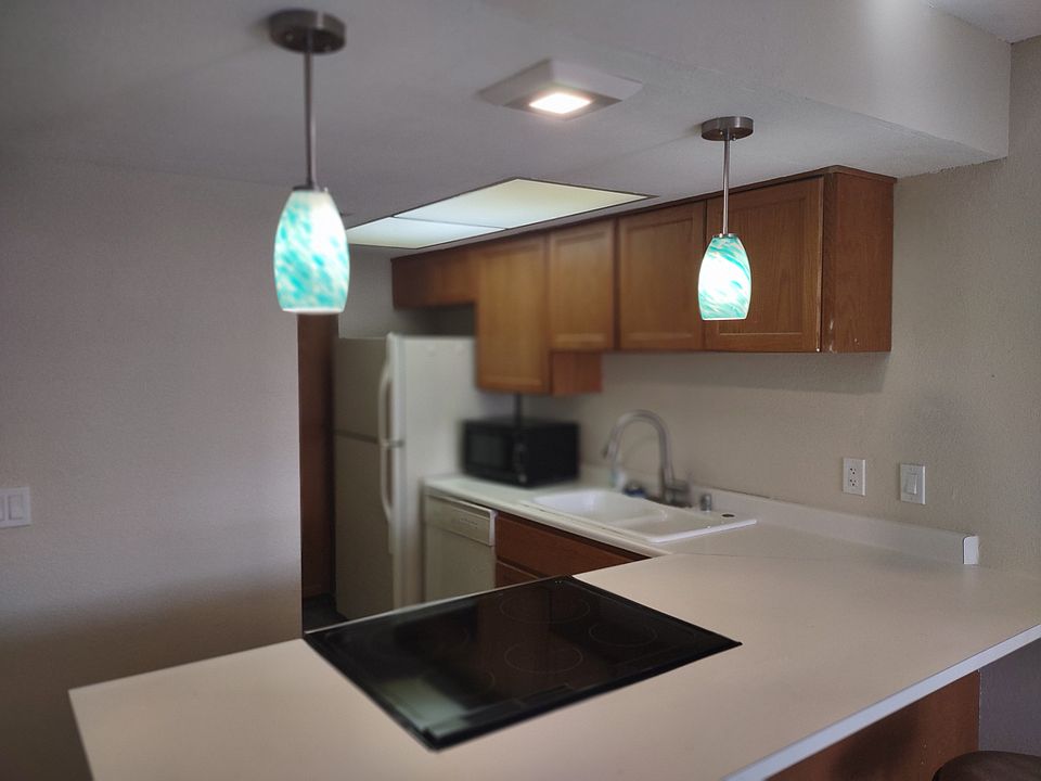 1st image of 1957 Mesquite Ave #5