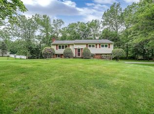 103 Smith Hill Rd, Suffern, NY 10901