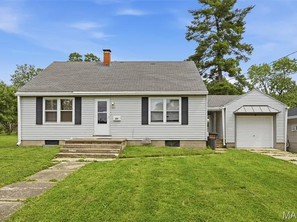 521 W Washington Ave, Greenville, IL 62246