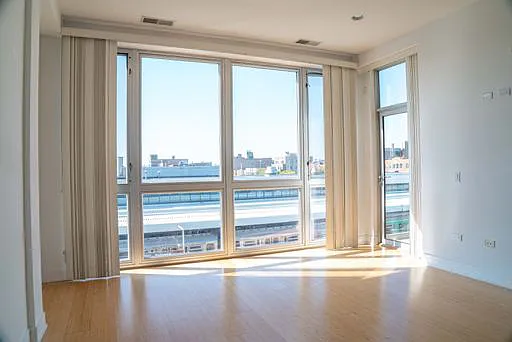 2 bed, 1000 sqft, $2,225 — Photo 2