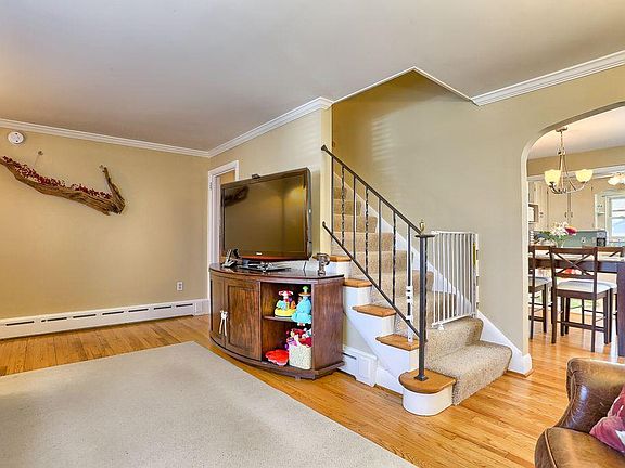 4th image of 66 Cedar Ave