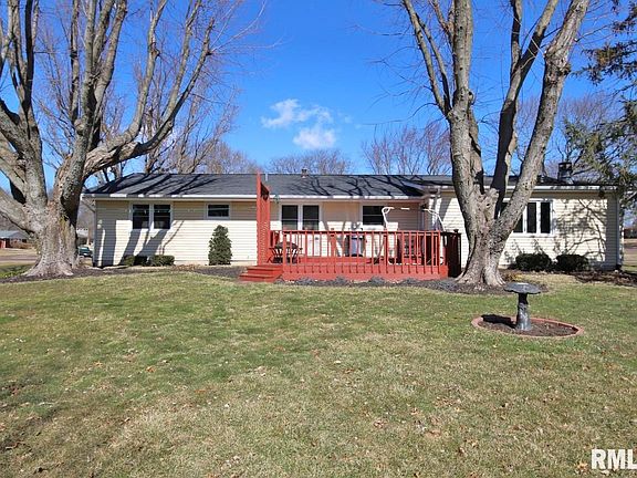 2nd image of 906 Birchwood Dr