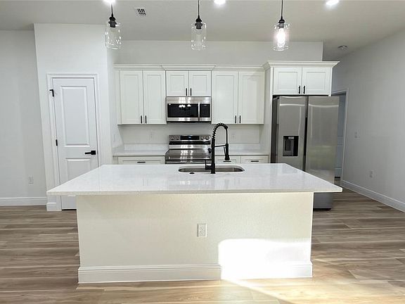 3rd image of 7991 N Primrose Dr