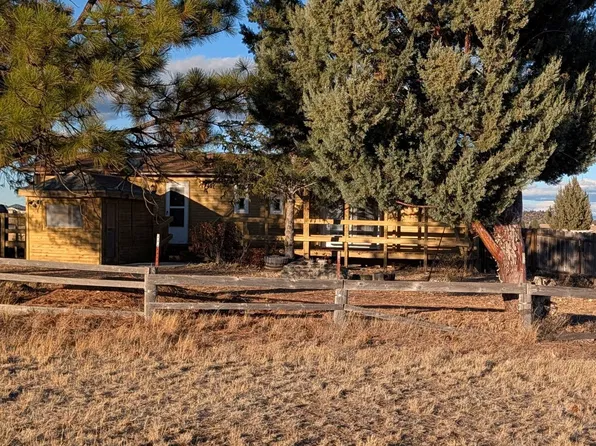 80 Mountain View Dr, Alturas, CA 96101