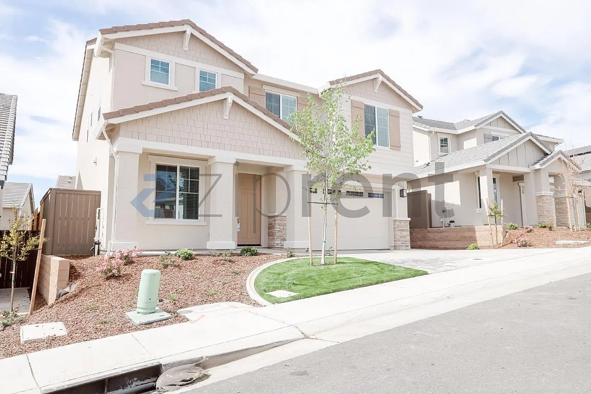 front - 905 Mirage Ln