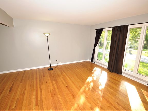 5th image of 530 Parkshore Dr
