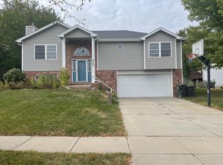 5345 NW Tudor Ln, Lincoln, NE 68521