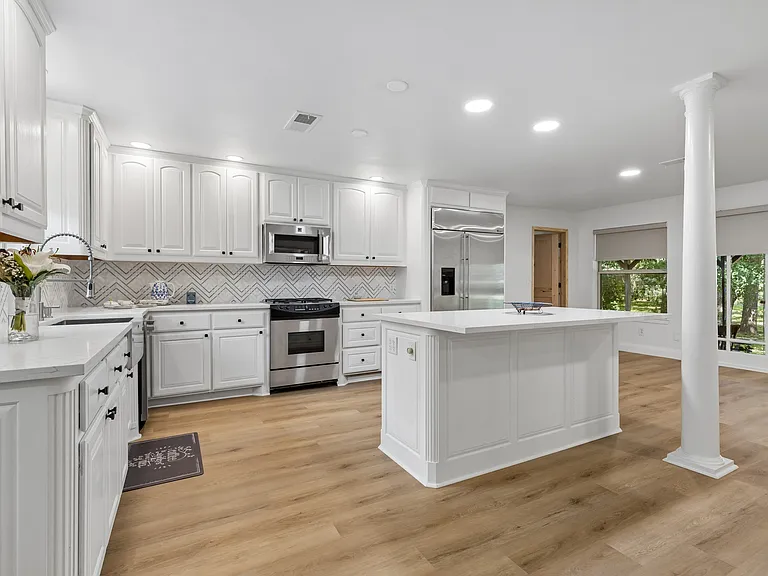 1212 W Murphy Rd — Photo 8