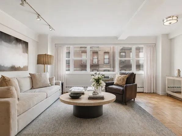 315 E 69th St APT 4B, New York, NY 10021