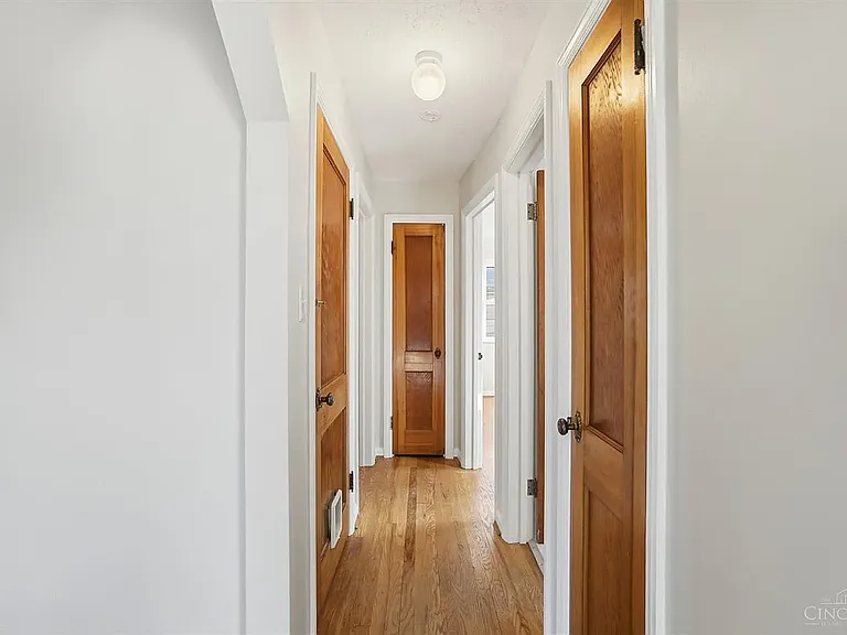 4413 Hunt Rd — Photo 6